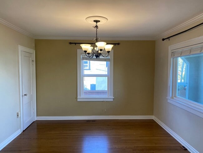 Building Photo - Ballard Loyal Heights Home