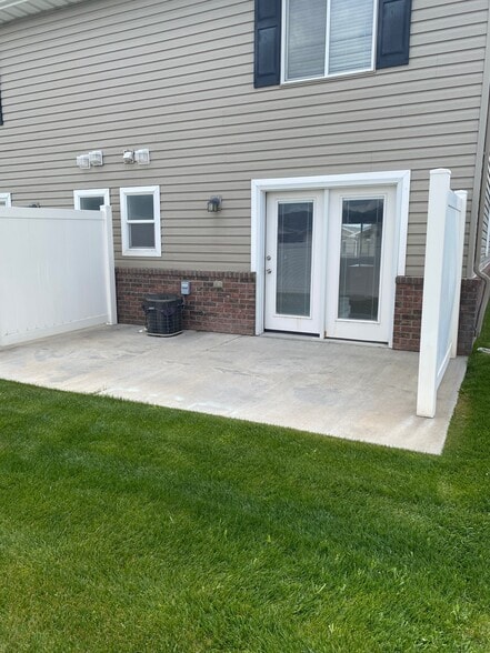 Building Photo - 498 Pheasant Ridge Dr
