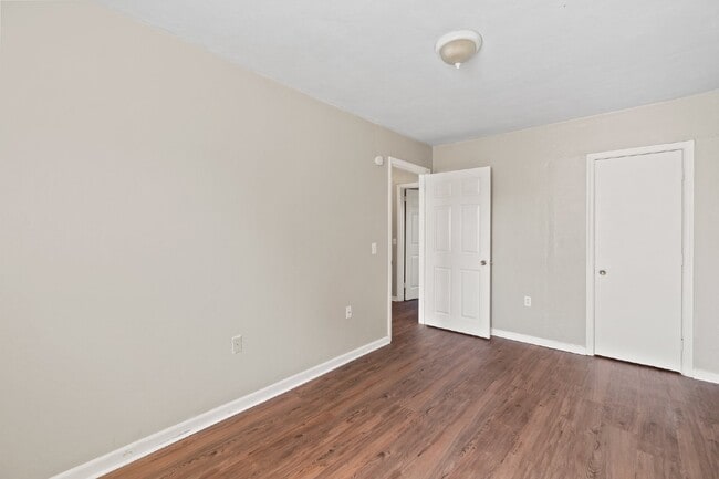 Building Photo - 3 BEDROOM BRICK TOWNHOME FOR RENT IN NORFOLK