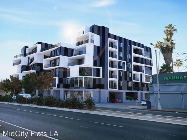 Interior Photo - www.midcityflatsla.com