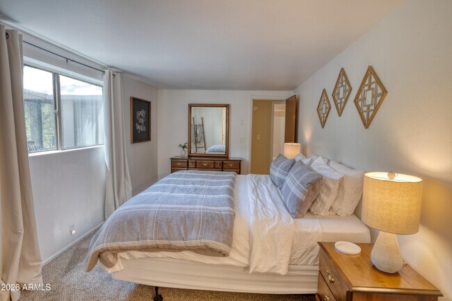 Building Photo - 7897 Country Club Dr