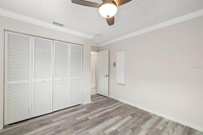 Building Photo - 4814 Country Oaks Blvd