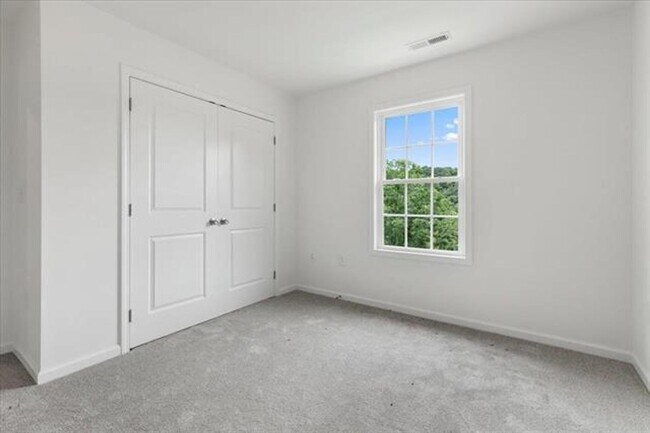 Building Photo - 4 BED 2.5 BATH LOCATED IN CHRISTIANSBURG LOCATED NOW