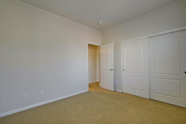 Building Photo - Wow! What a Great Home! Available Now!