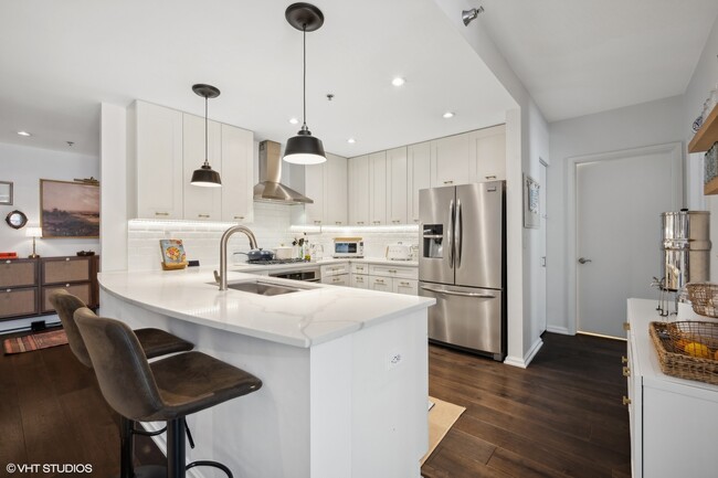 Building Photo - 160 E Illinois St