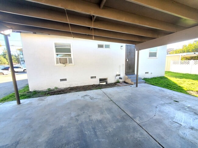 Building Photo - Updated Two-Bedroom 1-Bathroom House with Carport