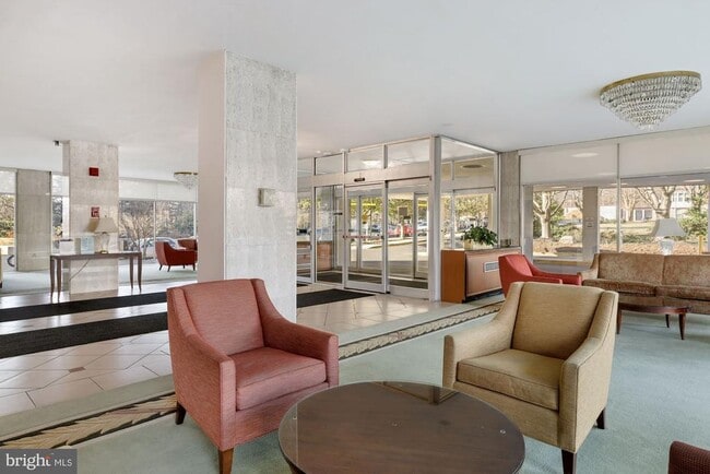Building Photo - 10201 Grosvenor Pl