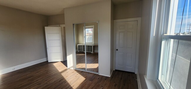 Building Photo - Plymouth Meeting 2nd Floor 1 bedroom apt. ...