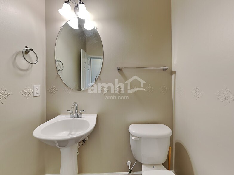 Building Photo - 2943 Glen Echo Ct