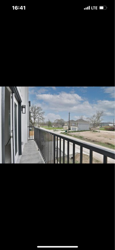 Building Photo - 8220 Bonaire St