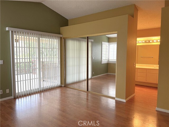 Building Photo - 1349 Crestmont Dr