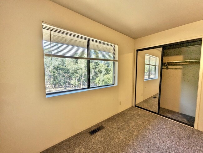 Building Photo - 16481 Tony Ct