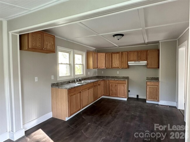 Building Photo - 331 W Bingham St