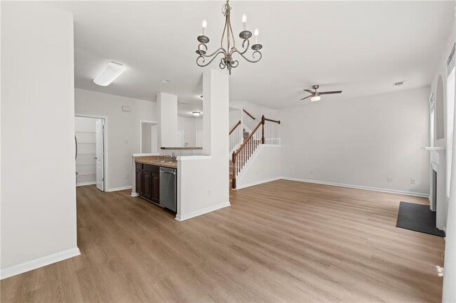 Building Photo - 1058 Treymont Ln SW