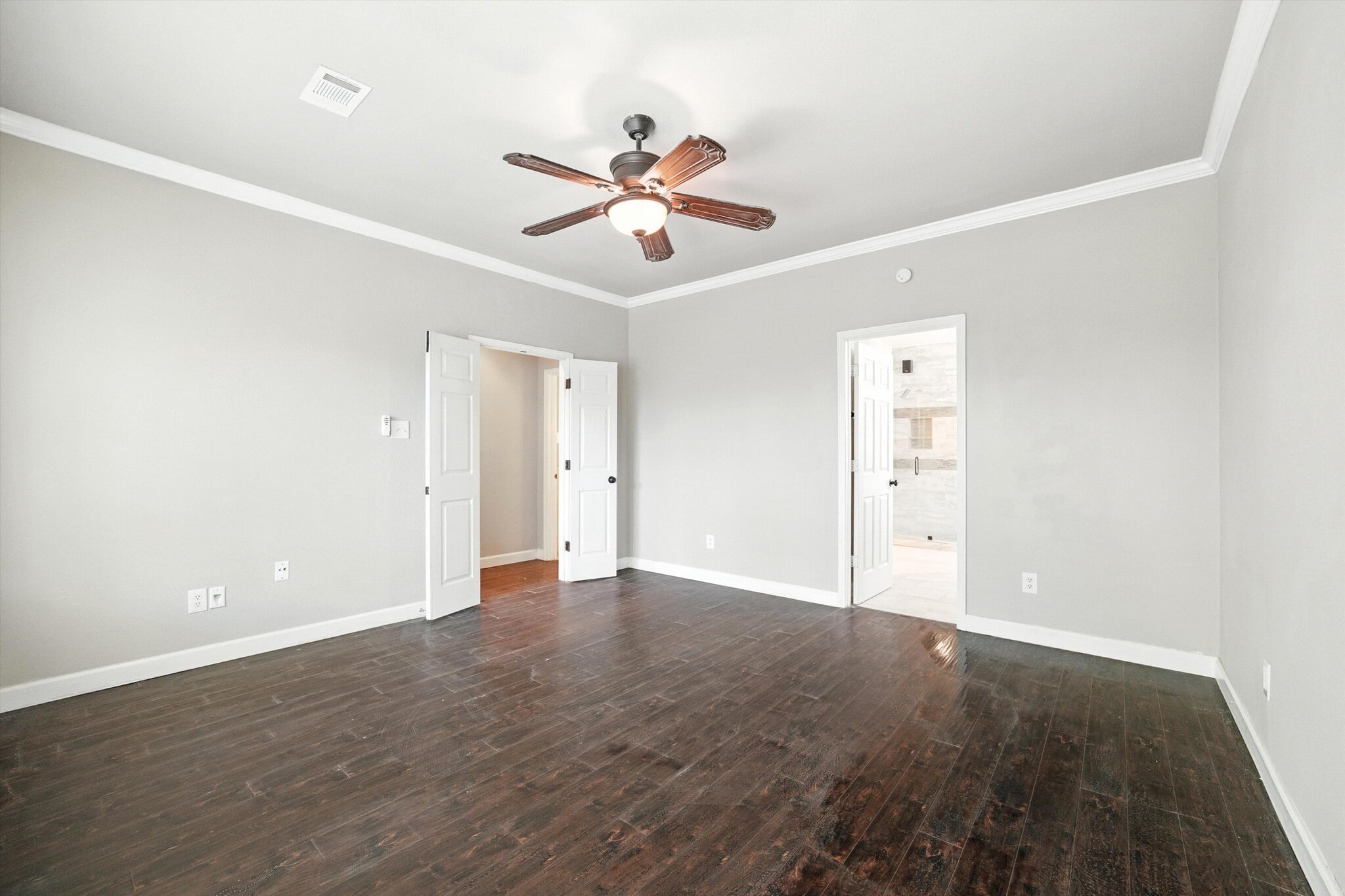 Building Photo - 9128 Cumberland Dr