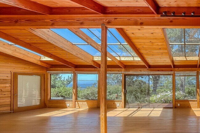 Building Photo - Unique Carmel Highlands 2 Bed, 2 Bath + Sunroom & Office