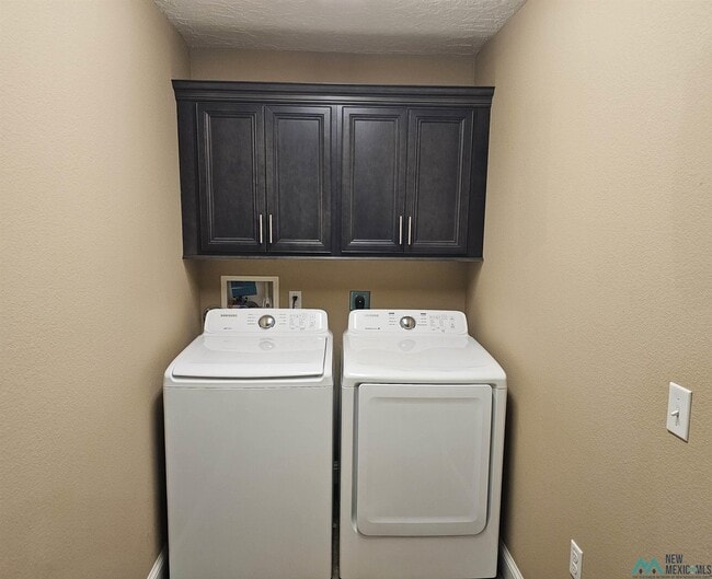 Building Photo - 2107 Mockingbird Ln