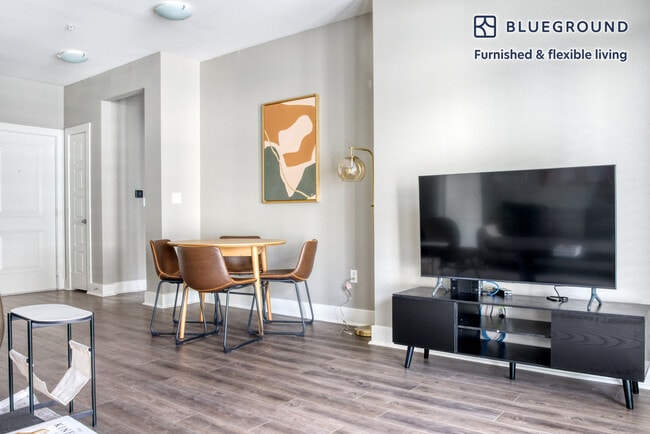 Building Photo - 1620 E Riverside Dr