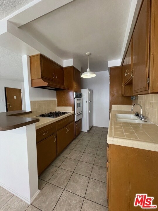 Building Photo - 11727 Mayfield Ave