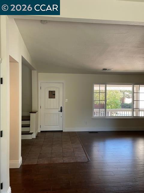 Building Photo - 2860 Buena Vista Ave