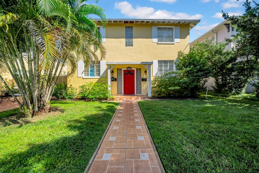 Building Photo - 3419 W San Juan St