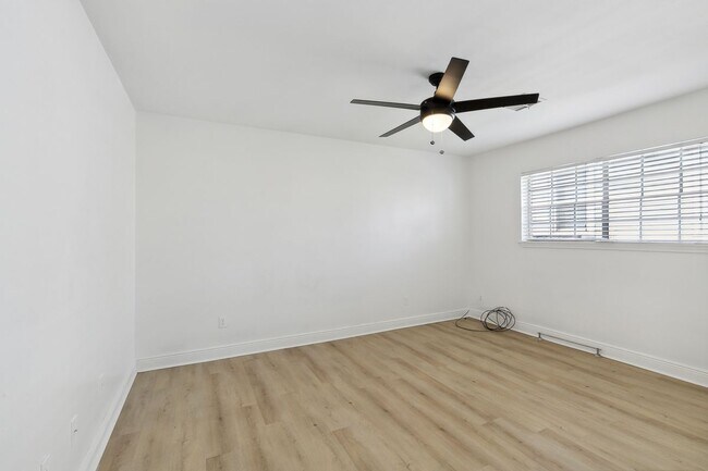 Building Photo - 4659 Dart St