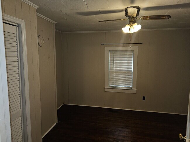 Building Photo - Charming 2-Bedroom Home Near Downtown Lincolnton!