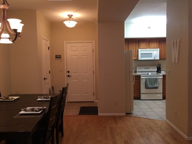 Building Photo - Beautiful Condo in Desirable Saddleback Ridge