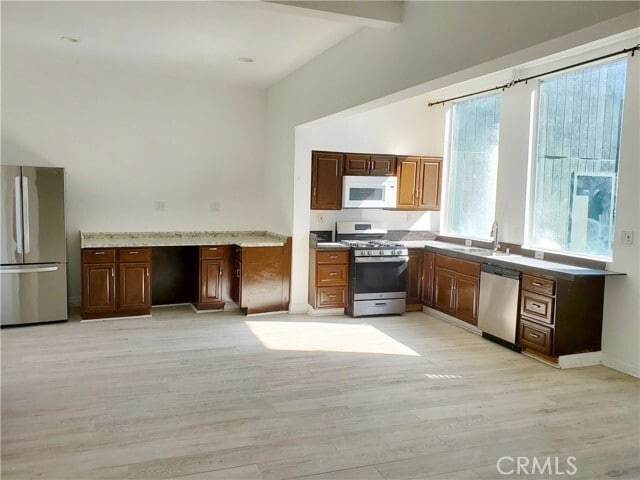 Building Photo - 1402 N San Remo Dr