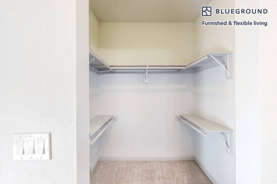 Building Photo - 1000 Lupine-SI FL3-ID12728A