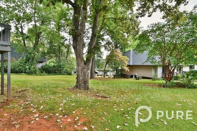 Building Photo - 301 Harbor Heights Dr