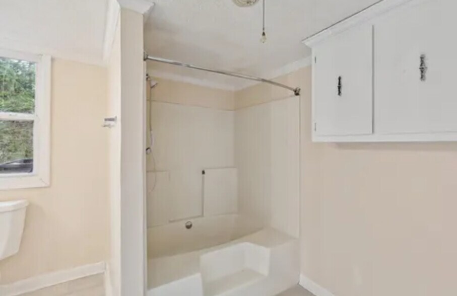 Bathroom - 8457 E Kerrville Rosemark Rd