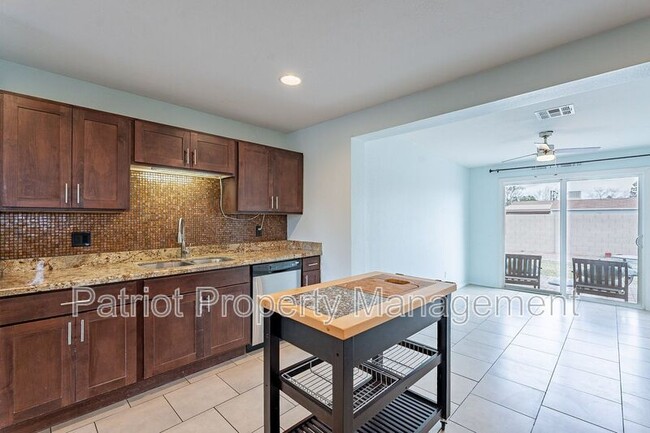 Building Photo - 7531 E McKinley St