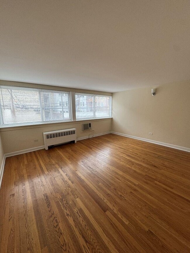 Primary Photo - 1 bedroom in Chicago IL 60618