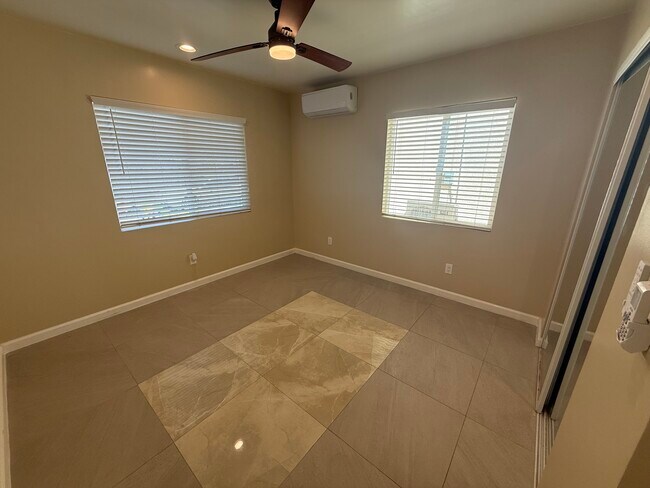 Building Photo - 4858 Palm Ave