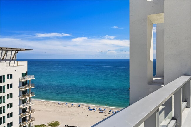 Building Photo - 3100 N Ocean Dr