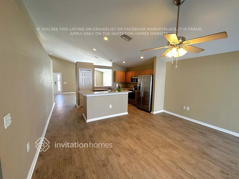 Building Photo - 7221 49th Pl E