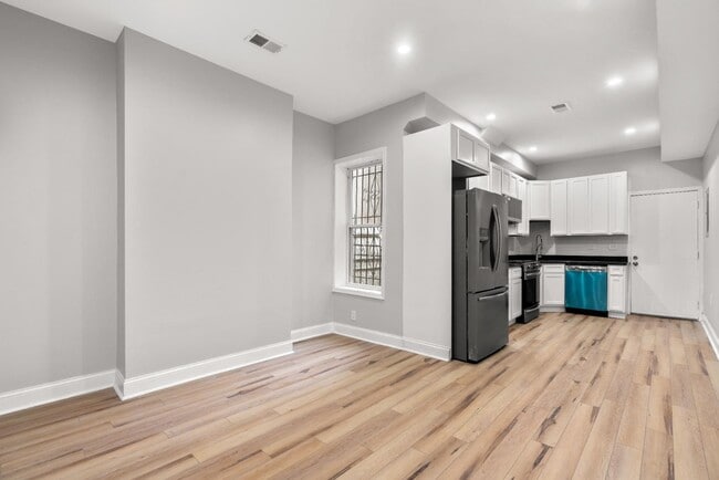 Building Photo - 226 N Collington Ave