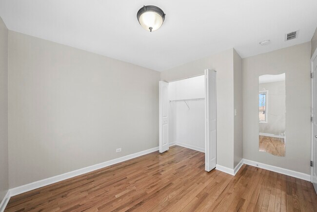 Building Photo - 3423 Ridgeland-303
