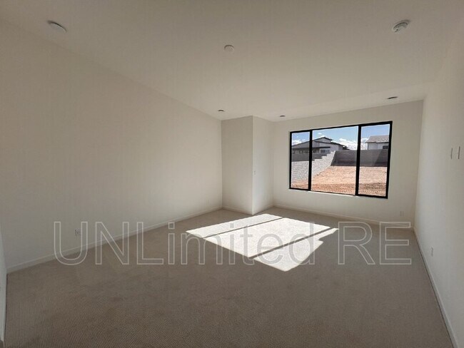 Building Photo - 5705 E Cannon Pl