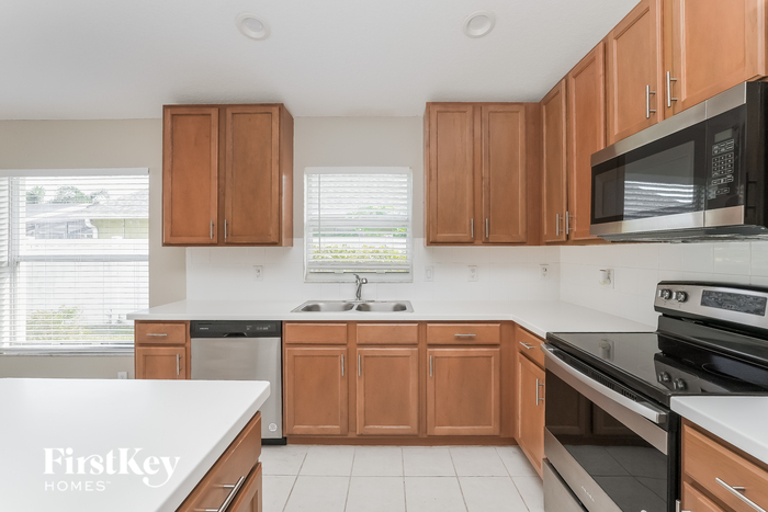 Building Photo - 1523 Sweetspire Dr