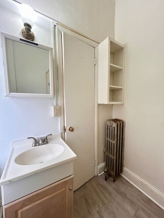 Building Photo - 212 E Lemon St