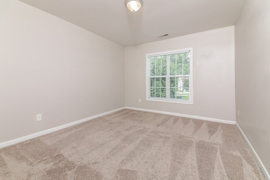 Building Photo - 109 W Webber Ln