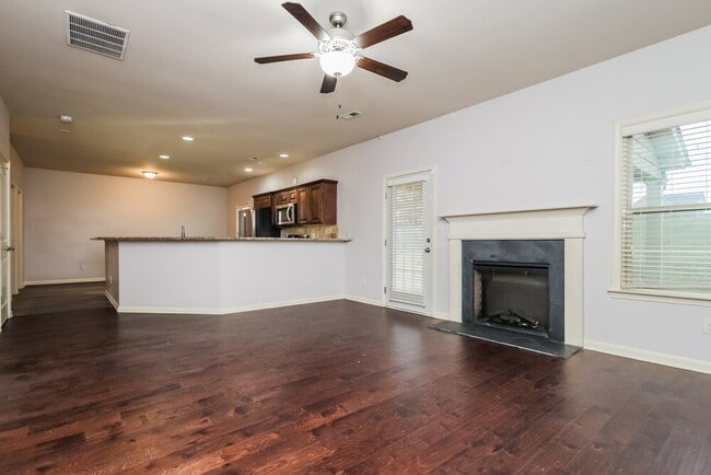 Building Photo - 3219 Puritan Way