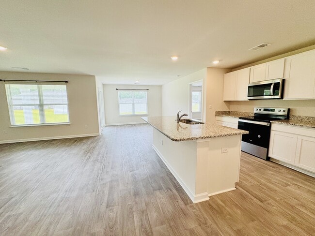 Building Photo - 505 Strawberry Fld Wy