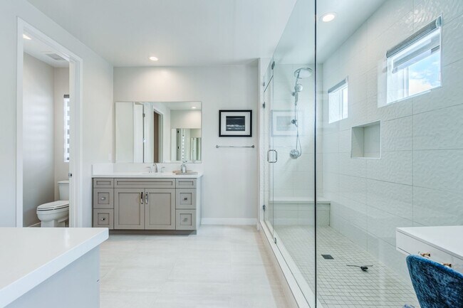 Building Photo - Incredible Fully Furnished New Home In Lak...