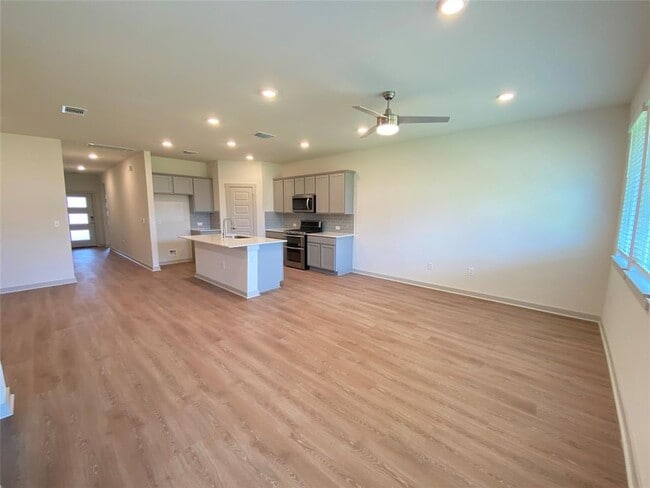 Building Photo - 2205 Sisterdale Ln