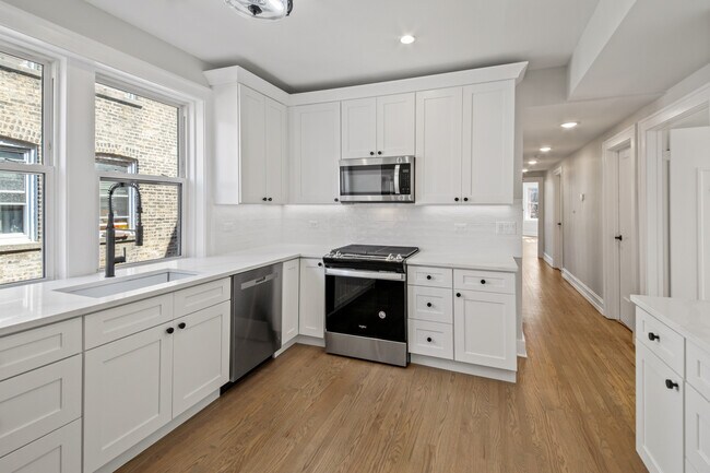 Building Photo - 4834 N Springfield Ave