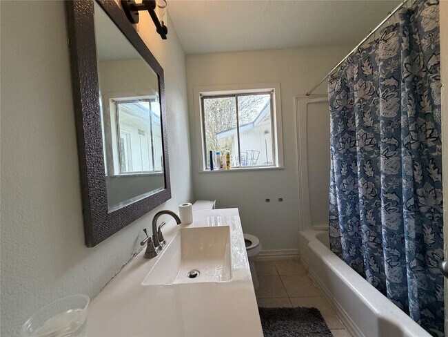 Building Photo - 9507 Vogue Ln