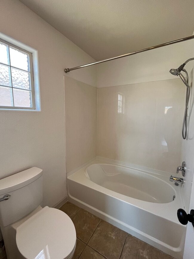 Building Photo - Modern 2 Bedroom 2 Bathroom NW Home In A G...